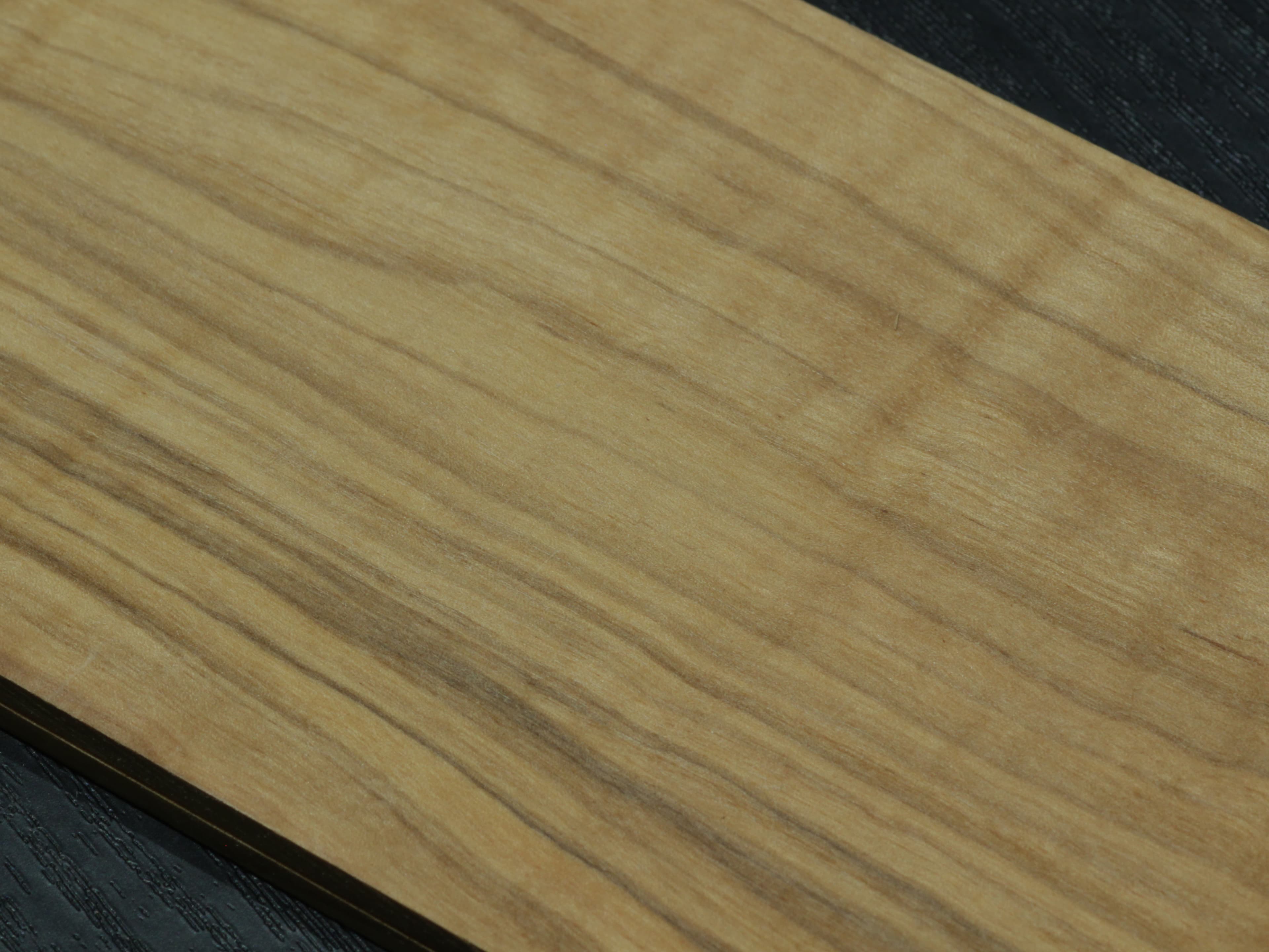 オリーブウッド (Olivewood)